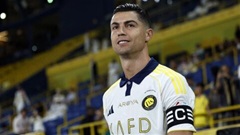 Đừng biến mình thành trò hề, Cristiano Ronaldo ạ!